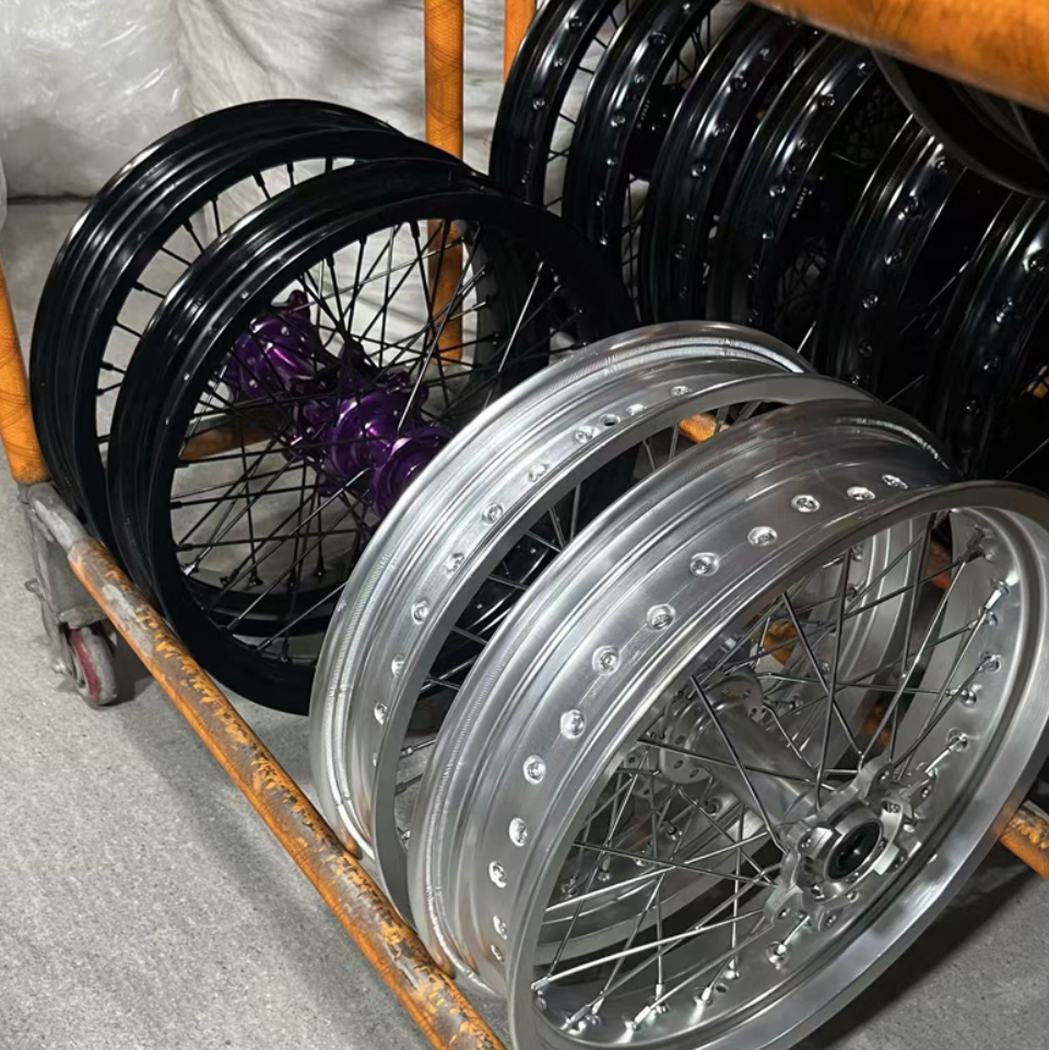 Surron Ultra Bee Super Moto Rim Set (Black/Silver)